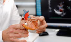 Назван неочевидный специалист, чья помощь необходима при проблемах с сердцем