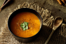 Гастроэнтеролог объяснил, полезнее суп или борщ