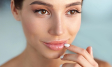 Какие гигиенические помады могут навредить губам зимой