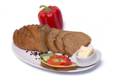 С каким хлебом бутерброд полезнее