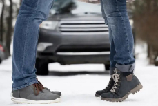 Как эффективно согреть ноги в мороз — положите одну вещь в обувь и забудьте о холоде