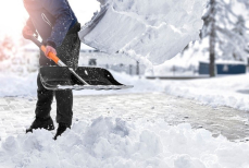 Лопата вместо тренажера — как похудеть при уборке снега