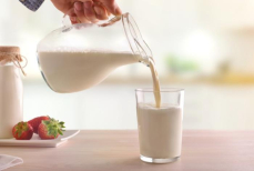 Диетолог ответила, какой вид молока лучше усваивается организмом