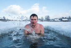 Правильно ли вы готовитесь к крещенским купаниям? Советы врача