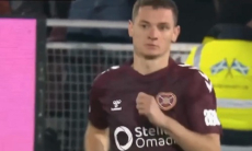 Громкой сенсацией обернулся дебютный матч Ислама Чеснокова за «Хартс»