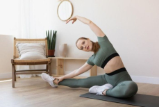 Пять простых упражнений для долгой жизни, которые можно выполнять где угодно