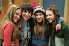 Восемь сериалов от Disney, которые вызывают ностальгию по 2000-м