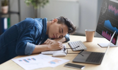 Не лень, а биология. Названа причина всеобщего ступора после двух часов дня