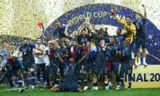 Чемпиона мира по футболу обвиняют в торговле людьми. Подробности