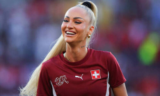 Самая красивая футболистка мира сменила клуб