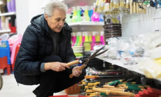 Какие работы необходимо провести на даче в середине зимы