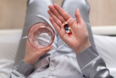 Эти популярные витамины лучше не принимать утром. Вот что может произойти