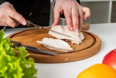 Эти ошибки делают куриное филе сухим