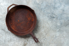 Как отмыть ржавую чугунную сковороду за пять минут 