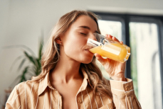 Как пить соки и не навредить зубам