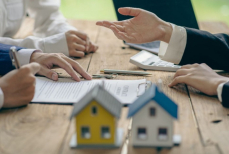 Чьими становятся квартиры умерших без наследников и кто может в них жить