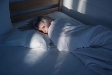 Эксперты назвали шесть скрытых причин бессонницы у женщин