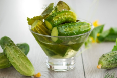 Маринованные, квашеные или соленые — какие огурцы полезнее