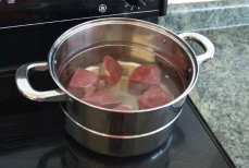 Мясо и горячая вода — распространённая ошибка, которая может стоить здоровья