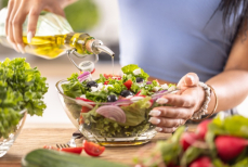 Как корректировка рациона может помочь выводить токсины из организма