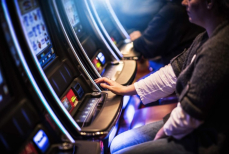 Учёные выяснили — дружба с игроманом повышает риск игровой зависимости