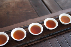 Учёные объяснили, почему домашний чай полезнее готовых напитков