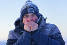 Врач дала спасительные рекомендации по выпивке на морозе