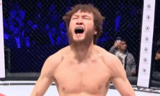 Тяжелым нокаутом закончился бой Казахстан — Китай на турнире по ММА. Видео