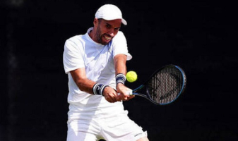 Казахстанский теннисист успешно стартовал на турнире в Великобритании