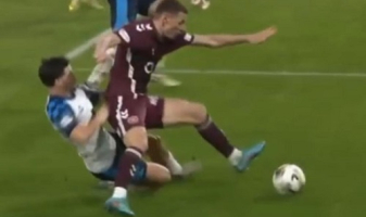 Ислам Чесноков заработал пенальти в дебютном матче за «Хартс». Видео