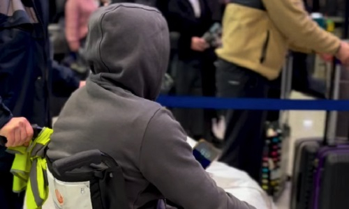 Известный казахстанский боец оказался в инвалидной коляске. Видео