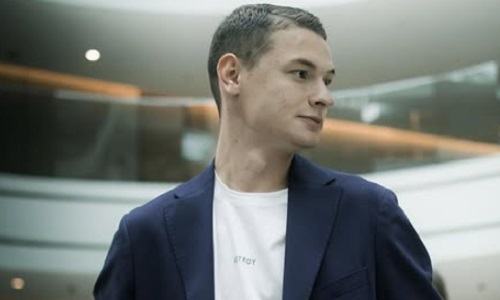 Ислам Чесноков прилетел в Шотландию