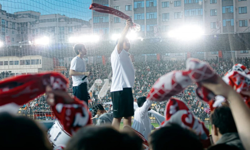 «Сравнивал с собаками». Фанаты «Актобе» выпустили обращение против назначения фаната «Кайрата»