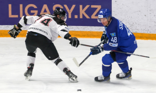 Четыре шайбы изменили лидера чемпионата Казахстана