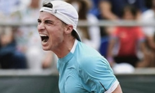 Казахстанский теннисист вышел в полуфинал турнира в Индии