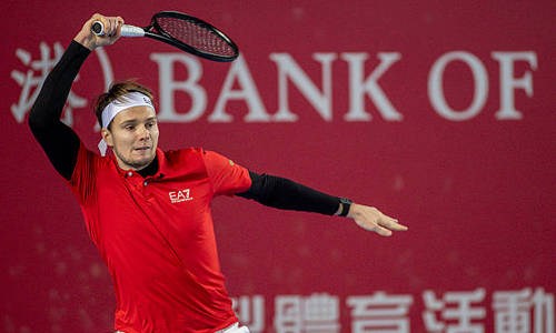 Лучший теннисист Казахстана испытал проблемы в матче с 406-й ракеткой мира