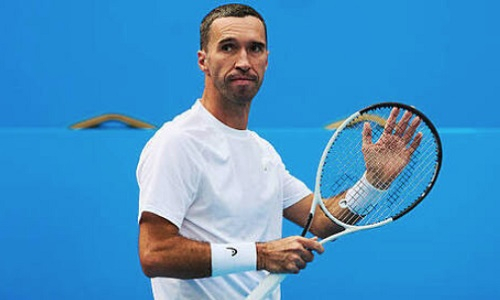 Разгромом закончился матч казахстанского теннисиста за финал турнира в Великобритании