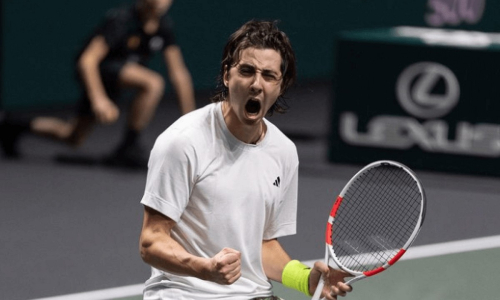 Вторая ракетка Казахстана преподнёс мощный апсет и вышел в четвертьфинал