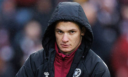 Зарубежный эксперт дал оценку подписанию «Хартсом» Ислама Чеснокова