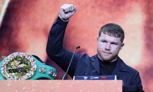«Канело» «предложили» бой за титул чемпиона мира в весе Алимханулы