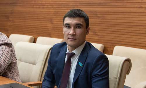 Серик Сапиев избит чемпионом мира в Караганде. Подробности