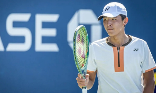 Казахстанский теннисист с разгрома стартовал на Australian Open-2026