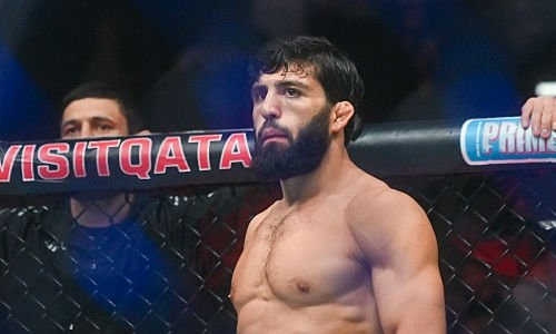 UFC объявил решение по Царукяну после победы Гэтжи на Пимблеттом