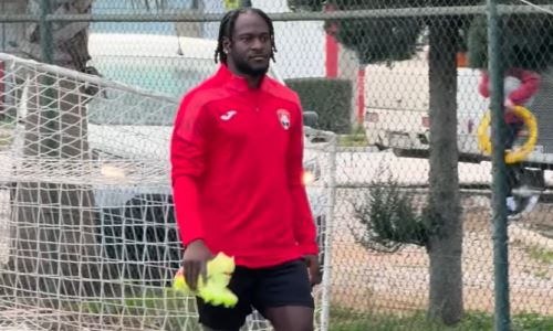 Виктор Мозес