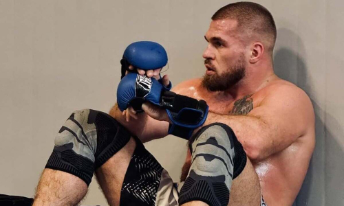 Сорвался поединок известного бойца из Казахстана. Подробности