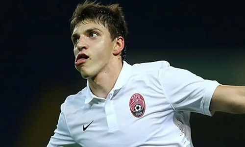 Зарплату в 22 миллиона предлагают известному нападающему клубы КПЛ