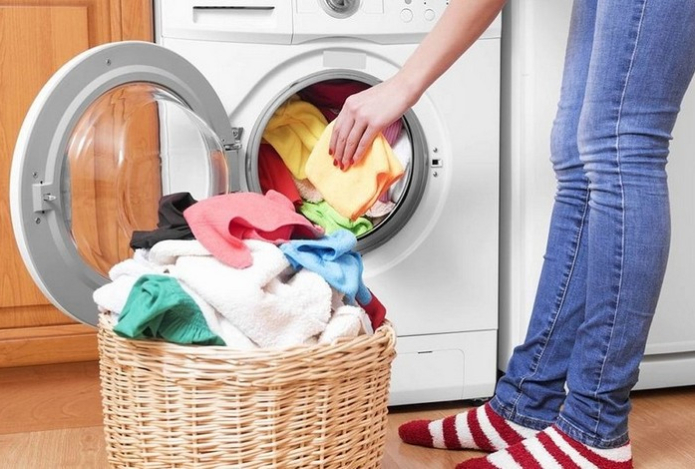 Как усилить стирку без дорогих порошков — поможет средство из аптеки