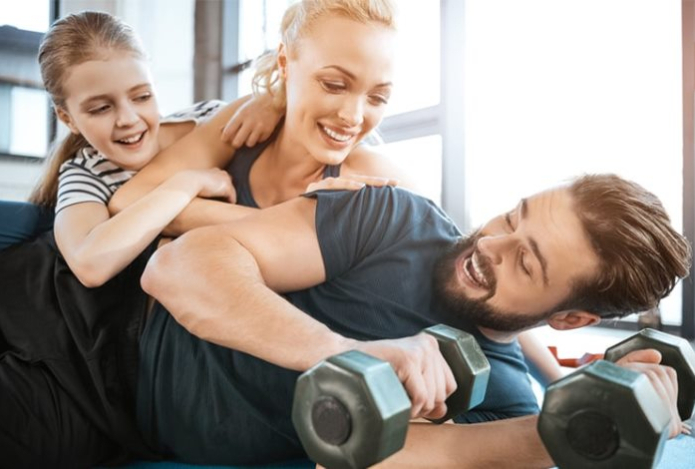 Фитнес для всей семьи — эксперты рассказали, как заниматься вместе
