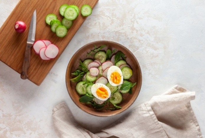 Нутрициолог назвал топ-9 продуктов для восстановления после праздников