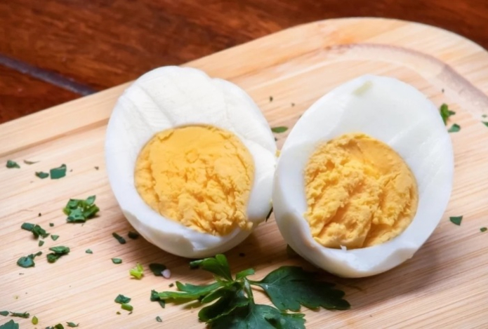 Как полезнее всего приготовить яйца на завтрак